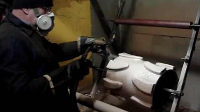 Напыление полиуретана . Покрытие полиуретаном металических поверхностей
