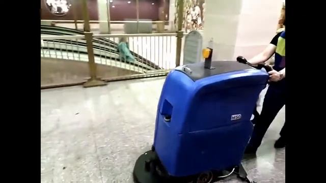 Поломоечная машина для уборки метро - поломойка МЕТЛАНА в Петербургском метрополитене - КИИТ смотреть онлайн