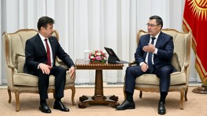 Садыр Жапаров принял верительные грамоты от послов ряда стран, пообщавшись с каждым лично