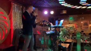 Певец Михаил Кавер Белые Розы, Розовый вечер