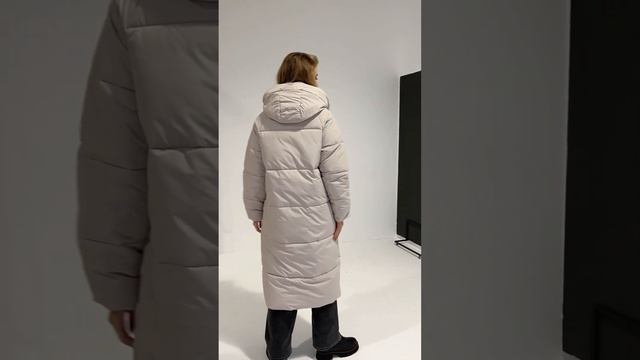 Пальто женское зимнее с капюшоном от бренда MAXADORRE