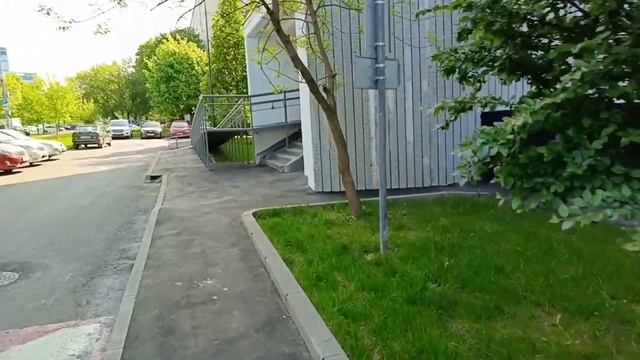 ТОТ СЛУЧАЙ, КОГДА И ПРИДРАТЬСЯ НЕ К ЧЕМУ. ПАНДУС НА УЛИЦЕ ЩЕПИЛОВСКОЙ В МОСКВЕ.