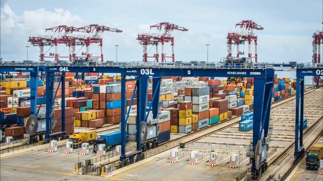 В модернизацию морского порта Оля в Астраханской области инвестируют 34 млрд рублей смотреть онлайн