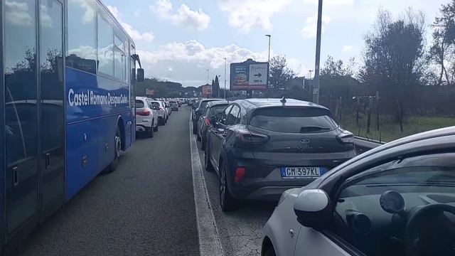 Выходные... Много обновок, новые сапоги для мамы, Воскресенье в аутлете - один обман на скидках 🤨🤔 смотреть онлайн