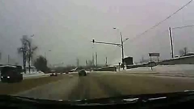 Занос и авария на зимней дороге / www.kengarags.ru смотреть онлайн