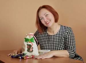 Мешочки под подарки.
Изготовление заготовок под роспись.