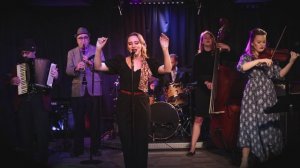 “Come Out and Play” (The Offspring) Klezmer Cover by Robyn Adele Anderson (2160p)_