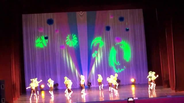 Танцевально - акробатический танец "Ква ква ква" смотреть онлайн