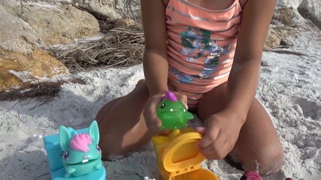 LOL dolls at the beach смотреть онлайн