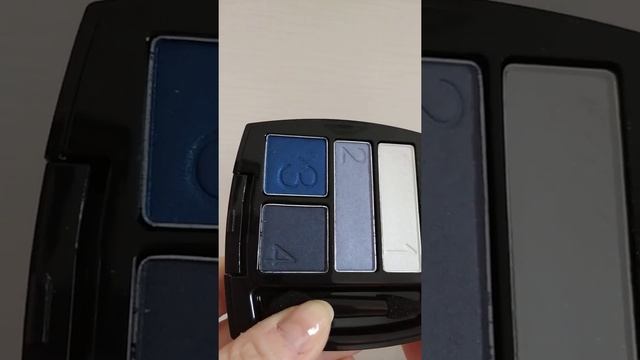 Тени Avon "Безупречный цвет" оттенок Blue Diamond