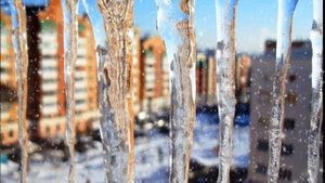 падал белый снег