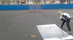 учимся бить по шайбе