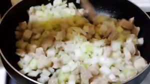 перловая каша с мясом луком и морковью ! Очень вкусно и сытно получается /готовлю на обед и на ужин