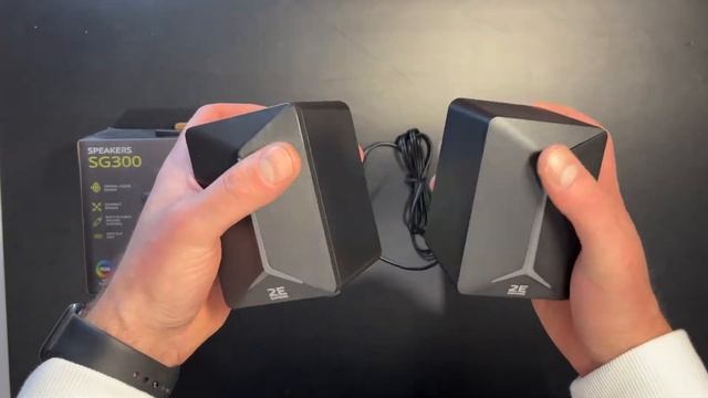 Распаковка акустическая система 2E Gaming Speakers SG300 2.0 RGB 3.5 мм Black 2E-SG300B