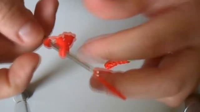 Как плести браслеты из резинок Raibow Loom Брелок перчик смотреть онлайн