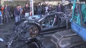 Lamborghini  разорвали на куски видео