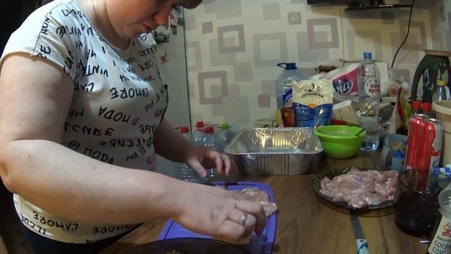 Куриные рулетики./Рулетики из мякоти куриного бедра с шампиньонами и сыром сулугуни./Видео рецепты.