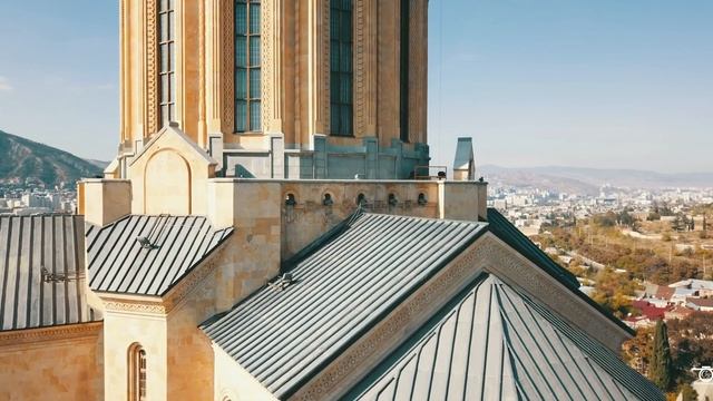 სამების საკათედრო ტაძარი . Sameba Cathedral - Georgia/Tbilisi смотреть онлайн