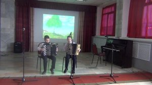 3  стоит орешина кудрявая