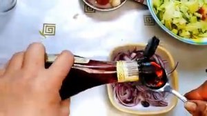 Салат с булгуром и овощами.