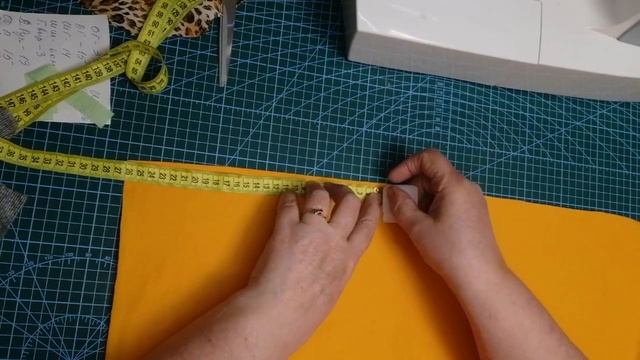 Одежда для куклы.  Комбинезон  песочник