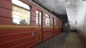 Именной поезд метро ,,Красная стрела''.