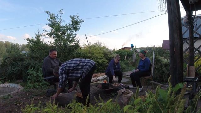 ВСТРЕЧА ДРУЗЕЙ НА ДАЧЕ. Шашлык и и. д. смотреть онлайн