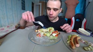 МУКБАНГ КОЛБАСКИ ОХОТНИЧЬИ / БУРГЕР С РЫБОЙ / САЛАТ ЦЕЗАРЬ  / ЧИЗКЕЙК / EATING Mukbang ASMR АСМР