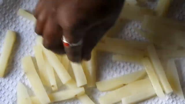 French Fries in Kannada | ಫ್ರೆಂಚ್ ಫ್ರೈಸ್ | French Fries/Finger Chips Recipe in Kannada | Rekha Adug смотреть онлайн