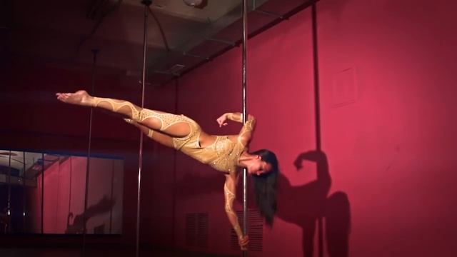 Мещерякова Наталья тренер Pole Dance(пол дэнс) Alors On Danse