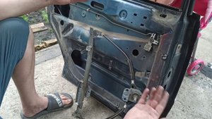 Как снять механический стеклоподъёмник с задних дверей б3 пассата. Замена стеклоподъёмника пассат б