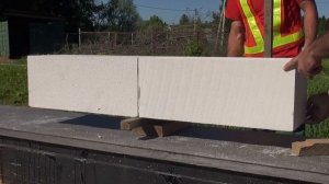 Что прочнее? Эксперимент по склейке газоблока с использованием гребенки и плиточным шпателем.