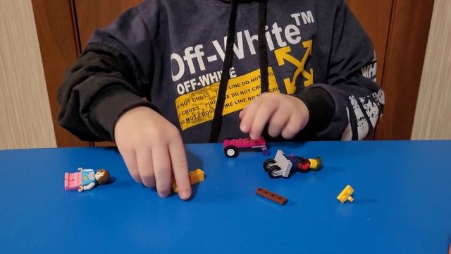 Машинка с сюрпризом. Изобретаем из Лего-3. смотреть онлайн