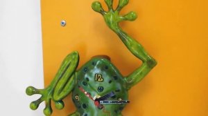 Часы настенные "Глаза в глаза" (Frog Fly) от Enesco, C106