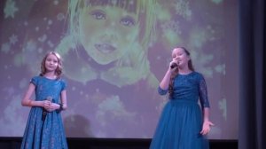 Если Снежинка не растает  Пока часы двенадцать бьют