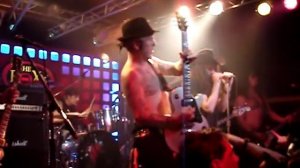 Tracii Guns & Mario Ian - It's So Easy (Live Roxy Bs.As.)