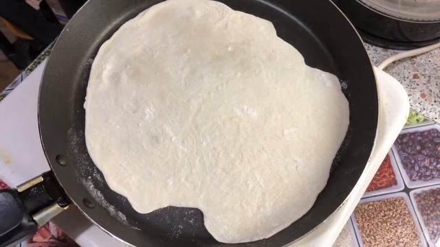Самый простой рецепт домашних лепёшек. Бездрожжевые лепёшки ,пита.