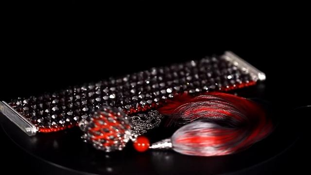 Комплект украшений «Серебряное пламя». Swarovski и японский бисер в технике плетения