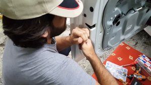 Volkswagen Caddy Kapı Kilidi Tamiri (How to repair door lock)