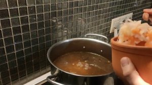 Бабушкин рецепт. Щи из квашеной капусты с грибами.