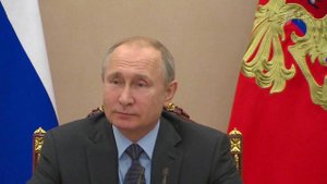 Ключевые вопросы социально-экономического развития и внешней политики России Владимир Путин обсуд...