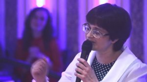 Мама читает рэп на свадьбе