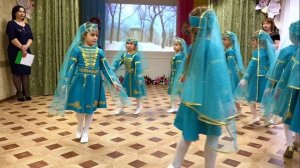 Осетинские  танцы.национальный девичий танец на утреннике . Праздничная хонга.Шавталов