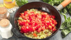 Яичница по-турецки с помидорами