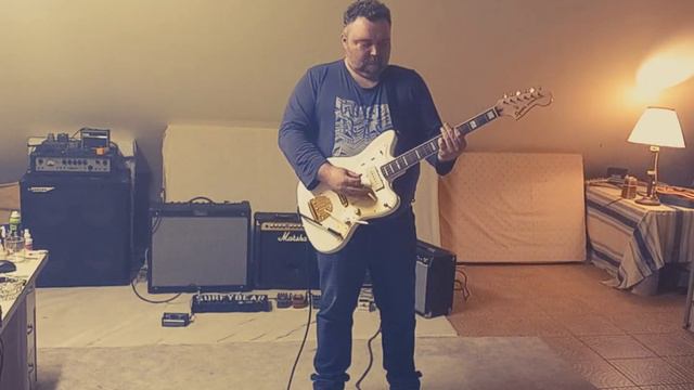 SQUIER JAZZMASTER 40TH смотреть онлайн