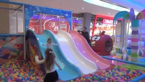 Диана в Оз Молл Краснодар на детской площадке Oz Mall Krasnodar baby club