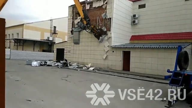 Снос сгоревшего здания ТРЦ Зимняя вишня начался в Кемерове VSE42 Ru смотреть онлайн