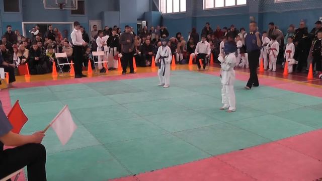 Киокушин. Красноярск. Первенство Кировского района 09.02.14. Сульженко Максим2 смотреть онлайн