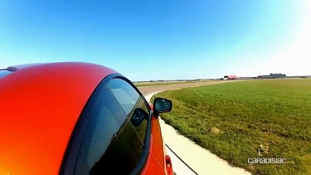 Toyota GT86 essayé par Soheil Ayari смотреть онлайн