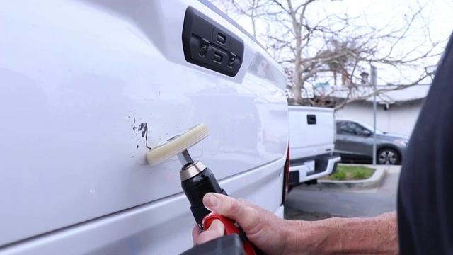 2020 GMC Debadge: removing the GMC emblem from tailgate смотреть онлайн